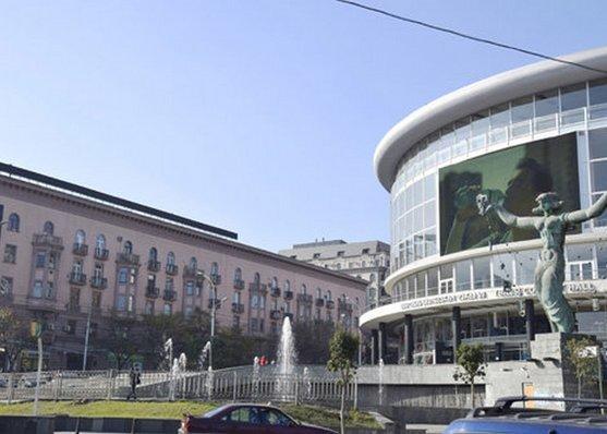 White Tiger In Center Of Tbilisi Apartment Luaran gambar