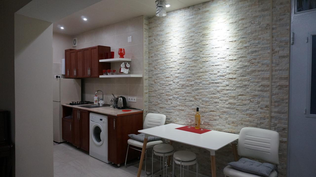 White Tiger In Center Of Tbilisi Apartment Luaran gambar