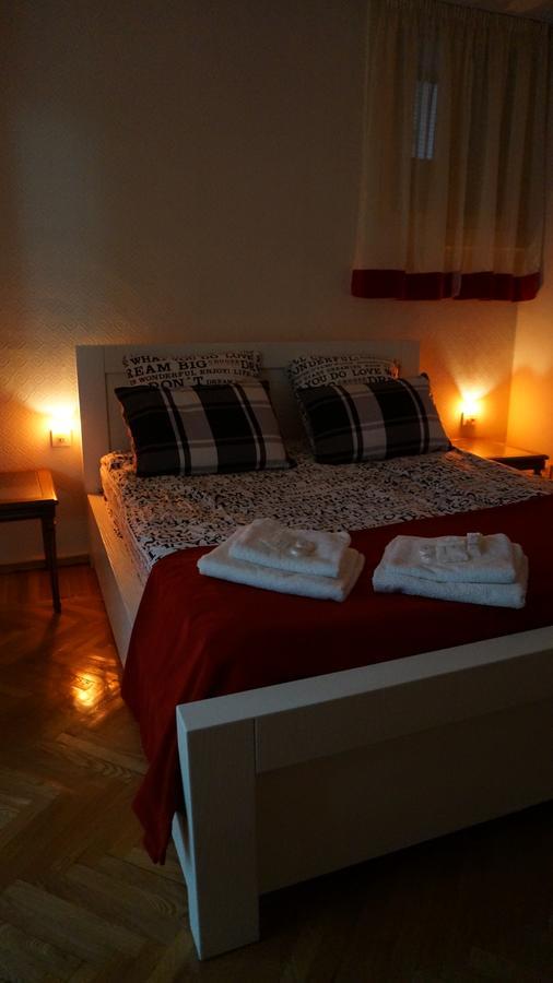 White Tiger In Center Of Tbilisi Apartment Luaran gambar