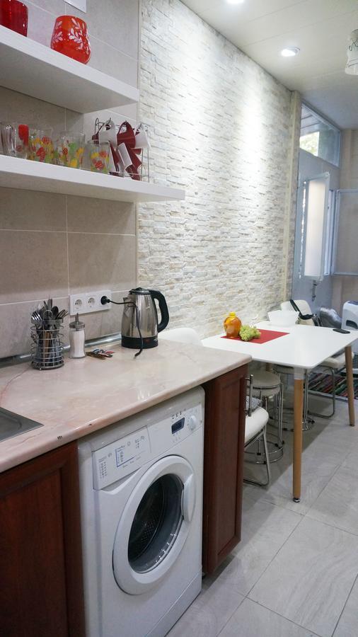 White Tiger In Center Of Tbilisi Apartment Luaran gambar